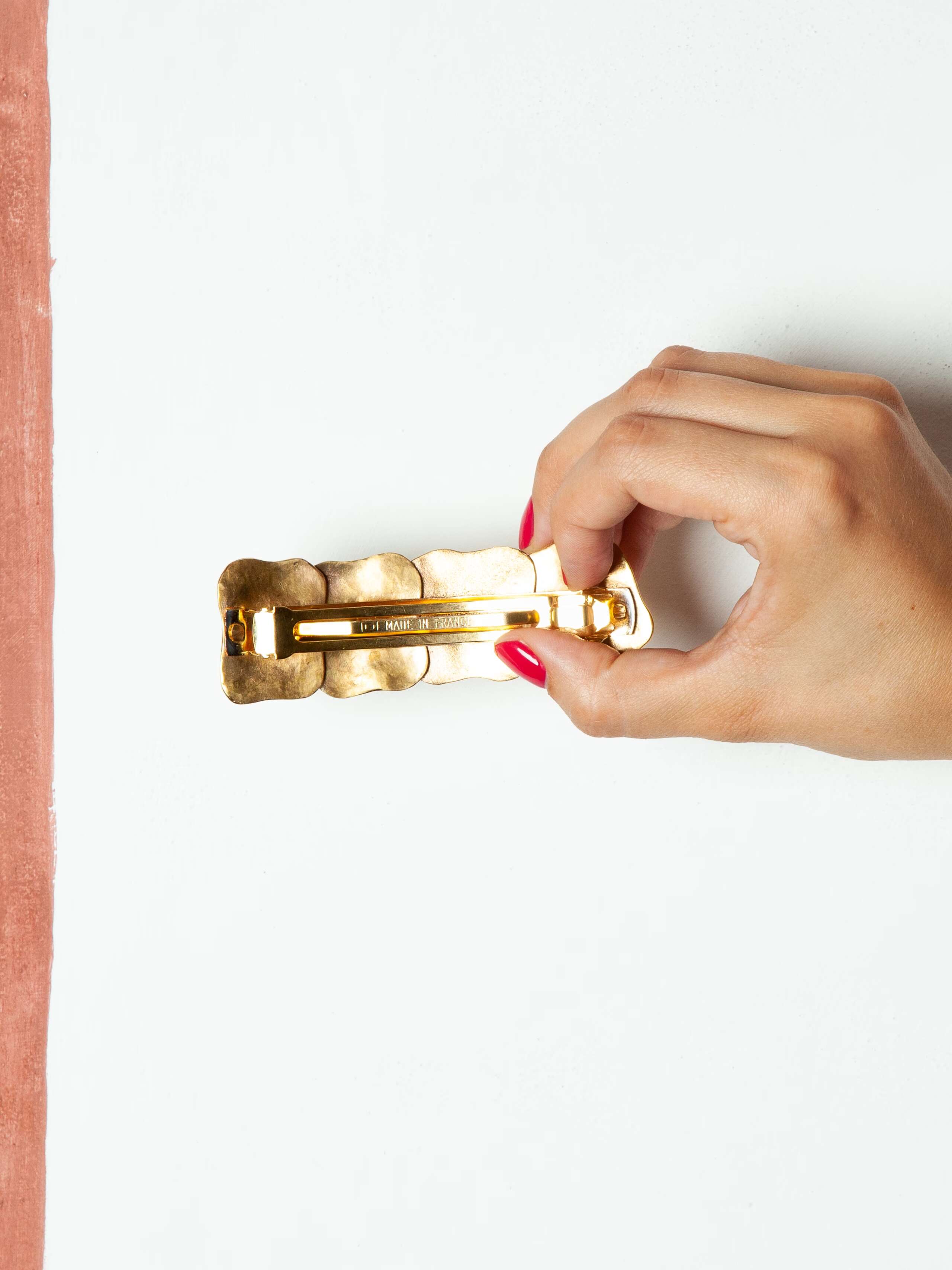 Amorph hair clip 