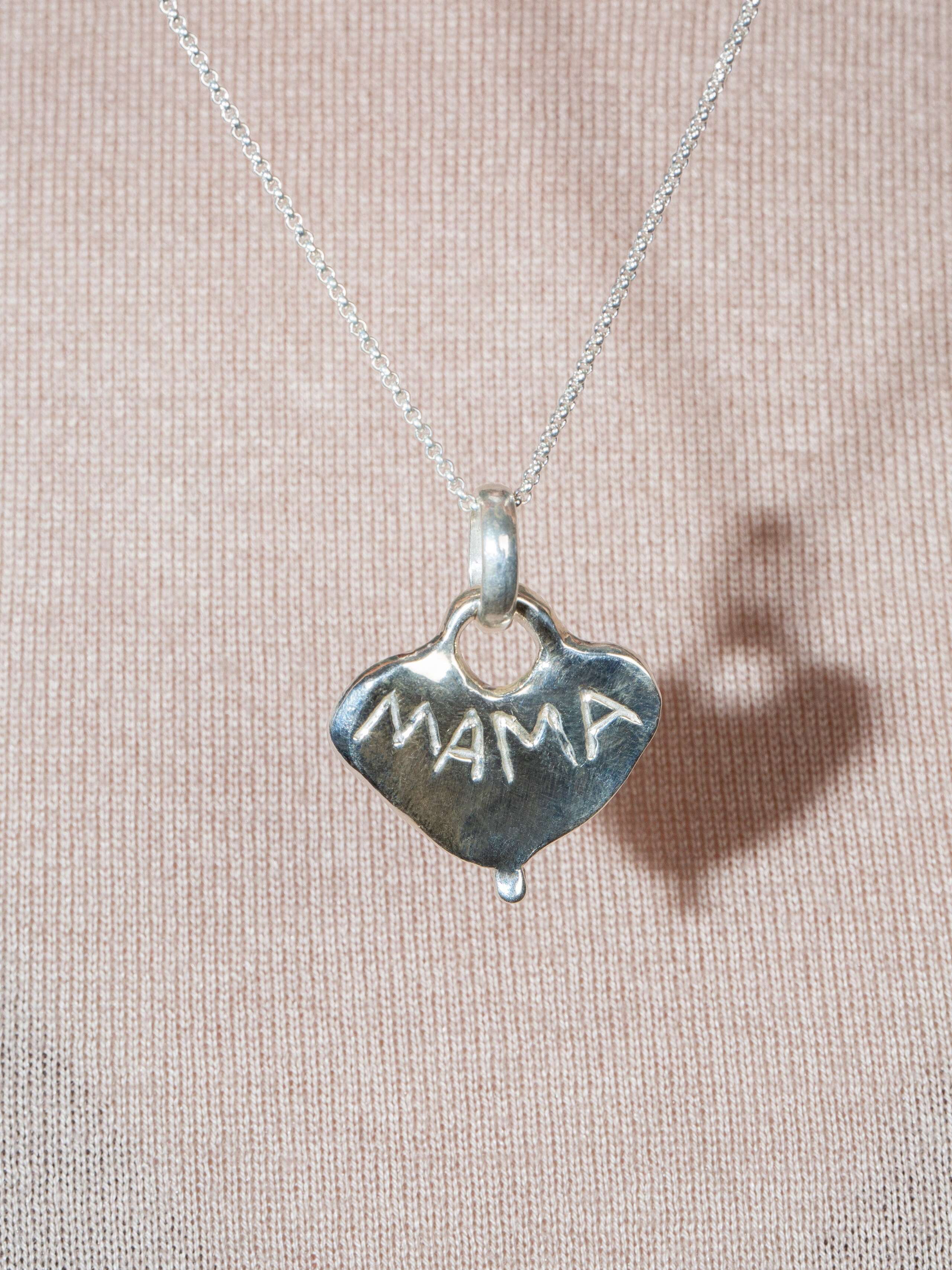 Mama pendant 