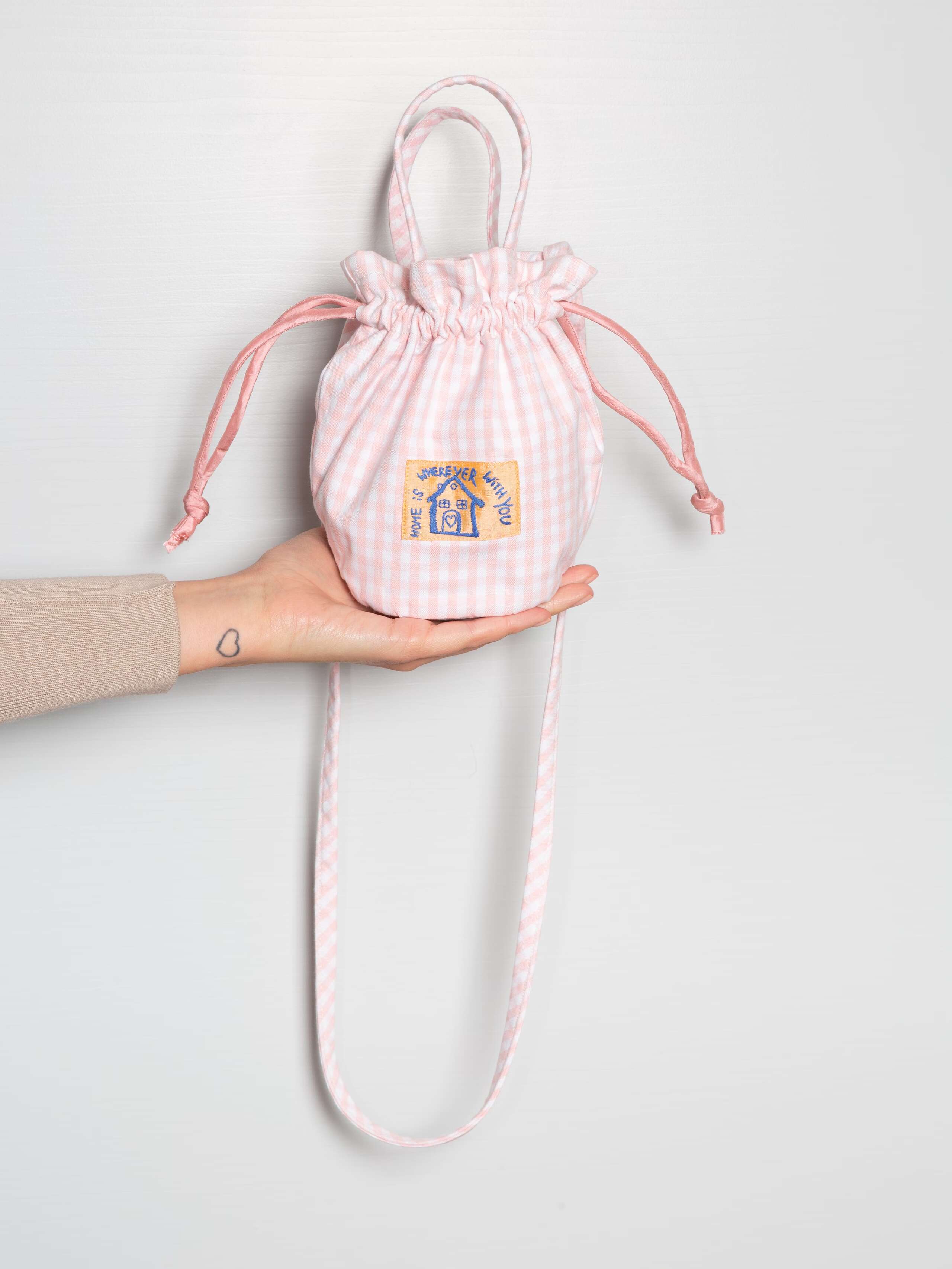 Crossbody basket bag