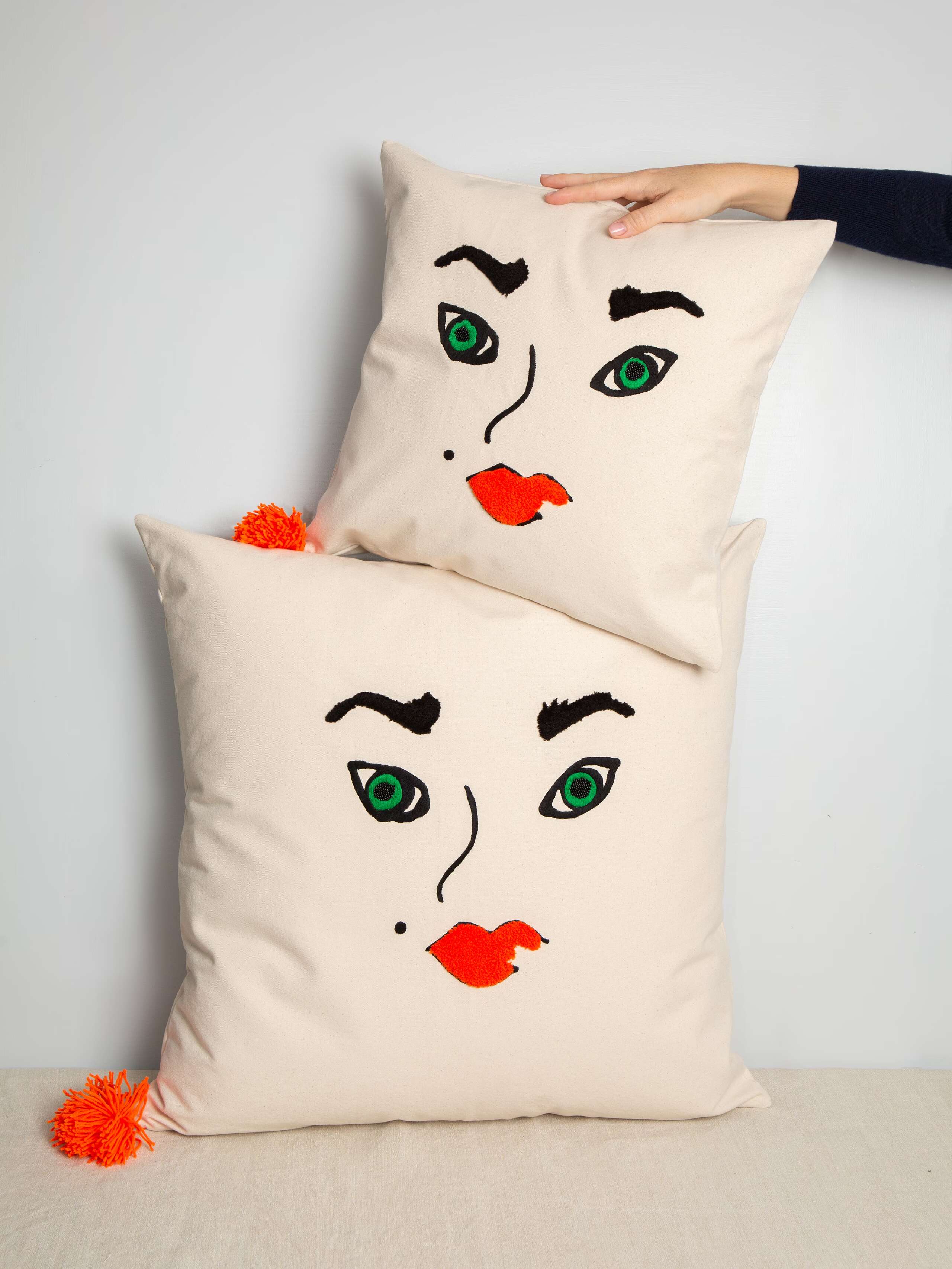 Faces pillow cover