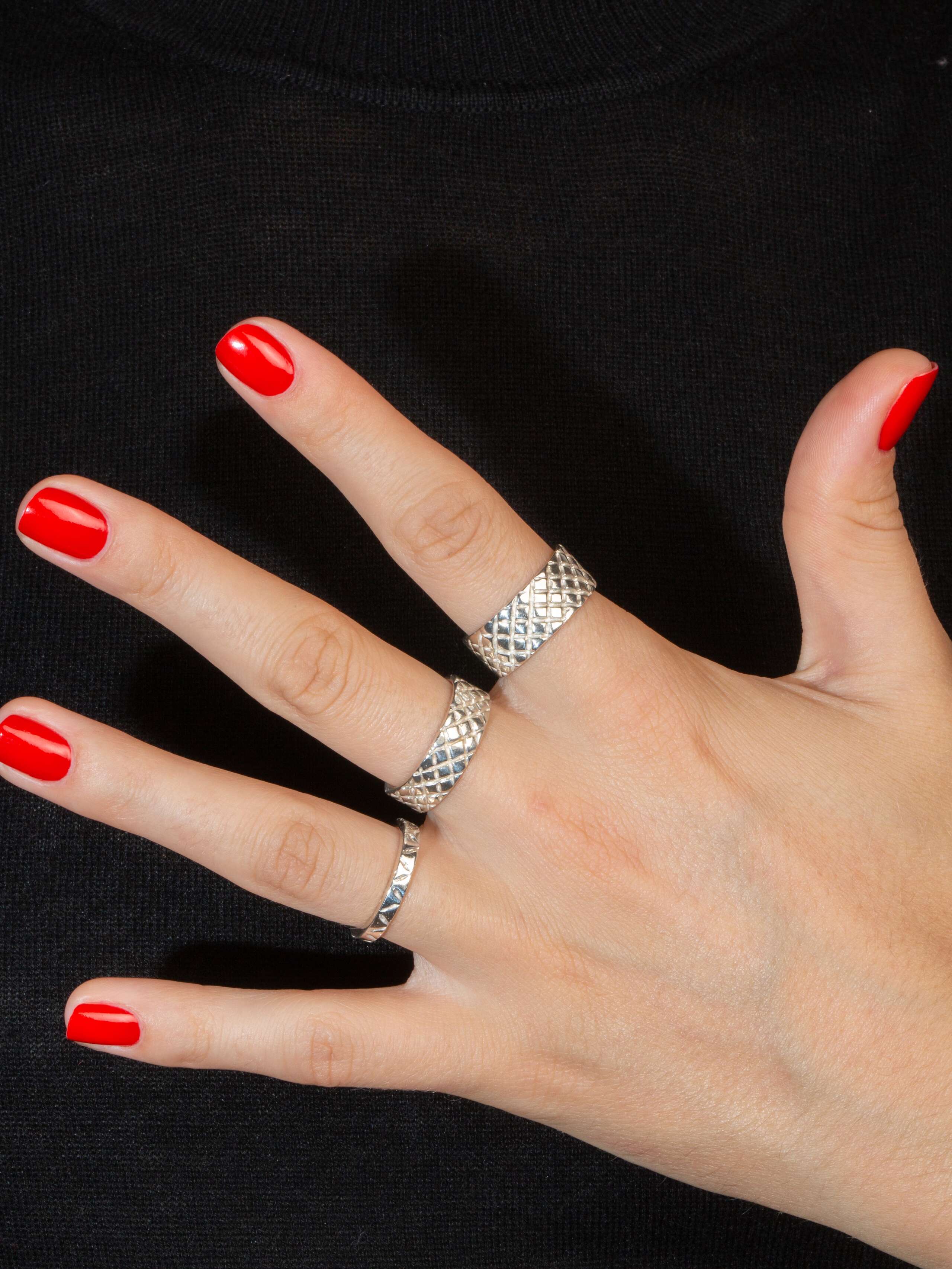 Dagna stitched ring