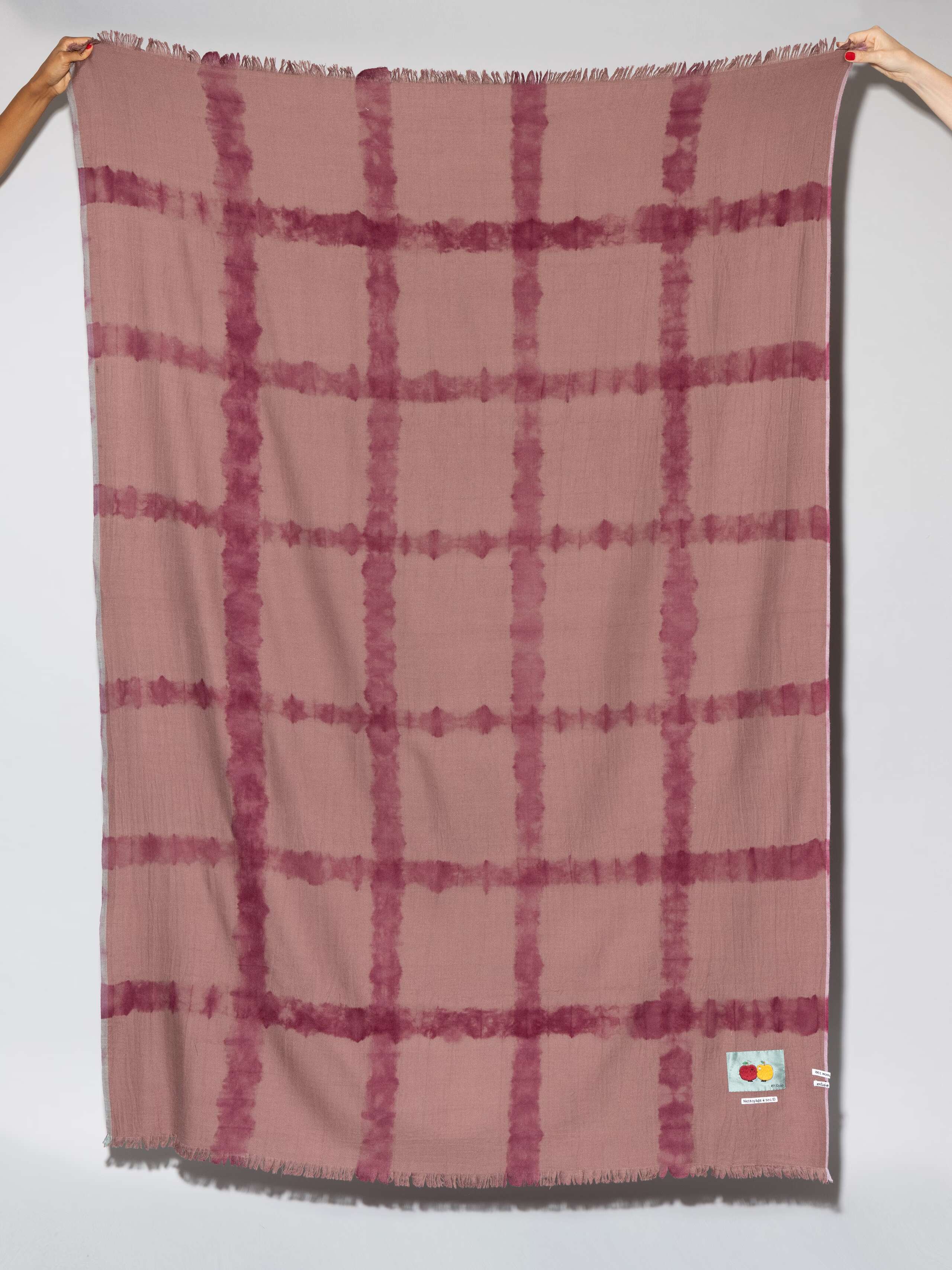 Cherry wood, tie-dye, wool