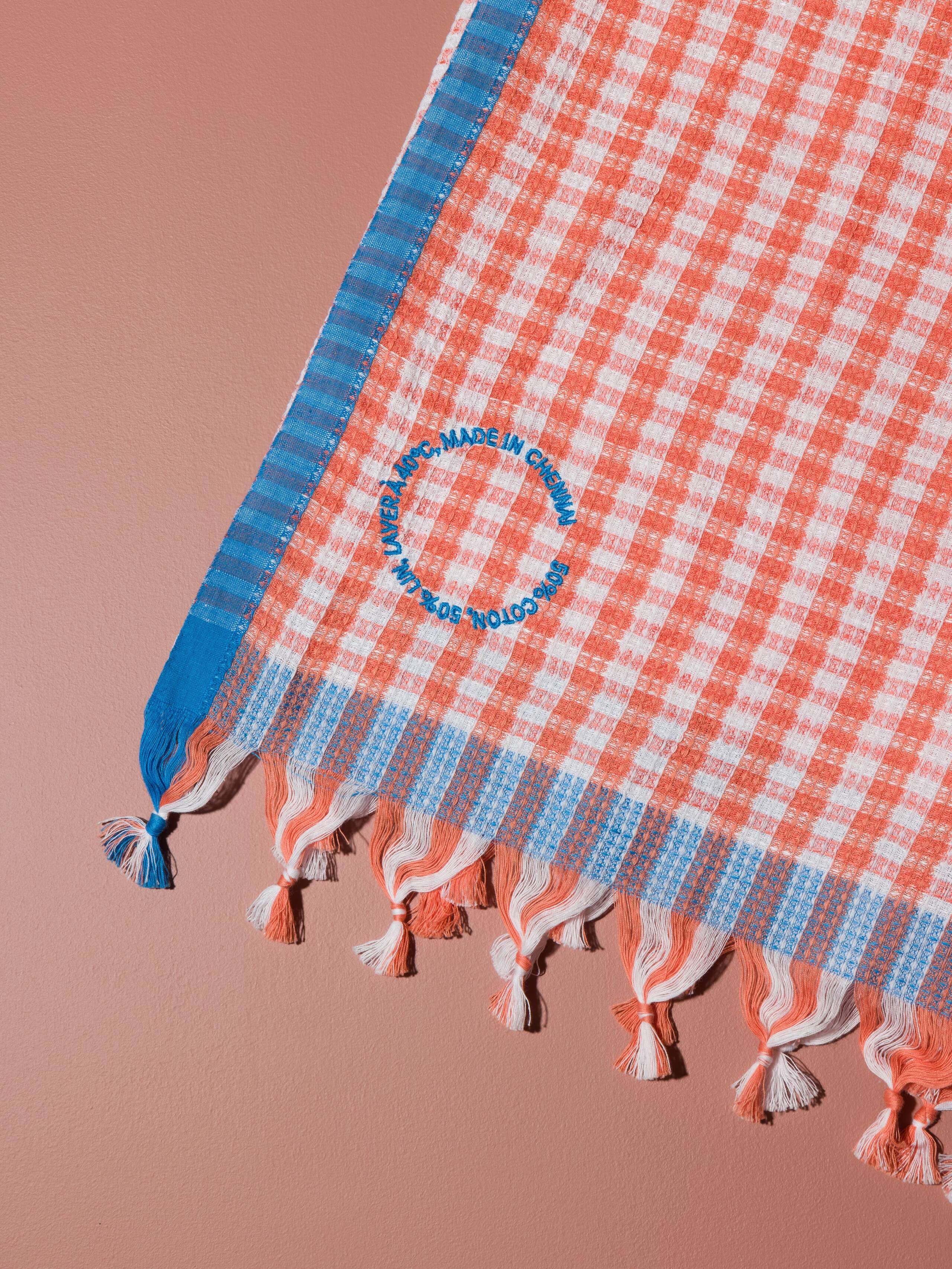 Picture of a detail of a pink bath towel