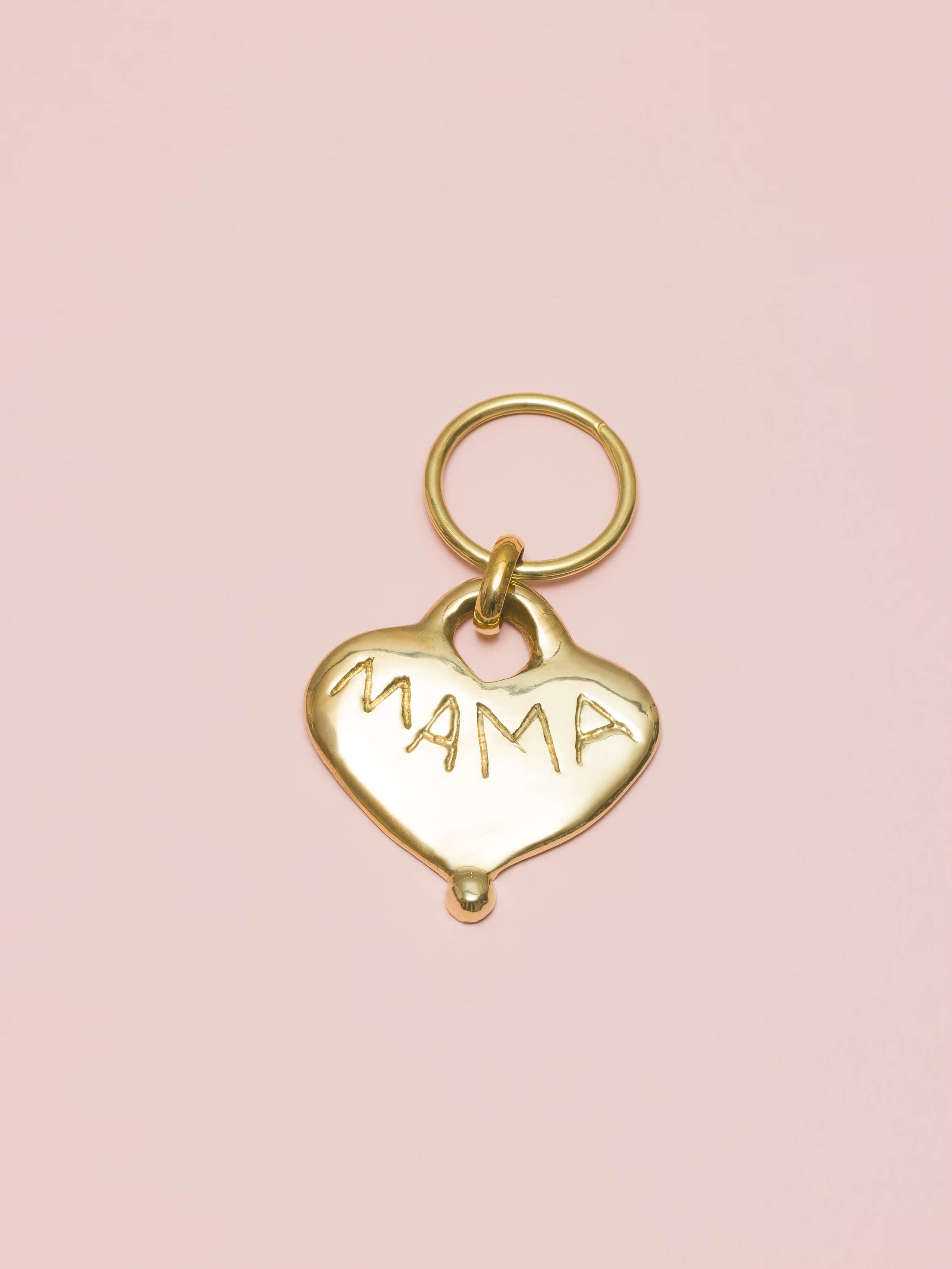 Beautiful brass keychain with MAMA engravery