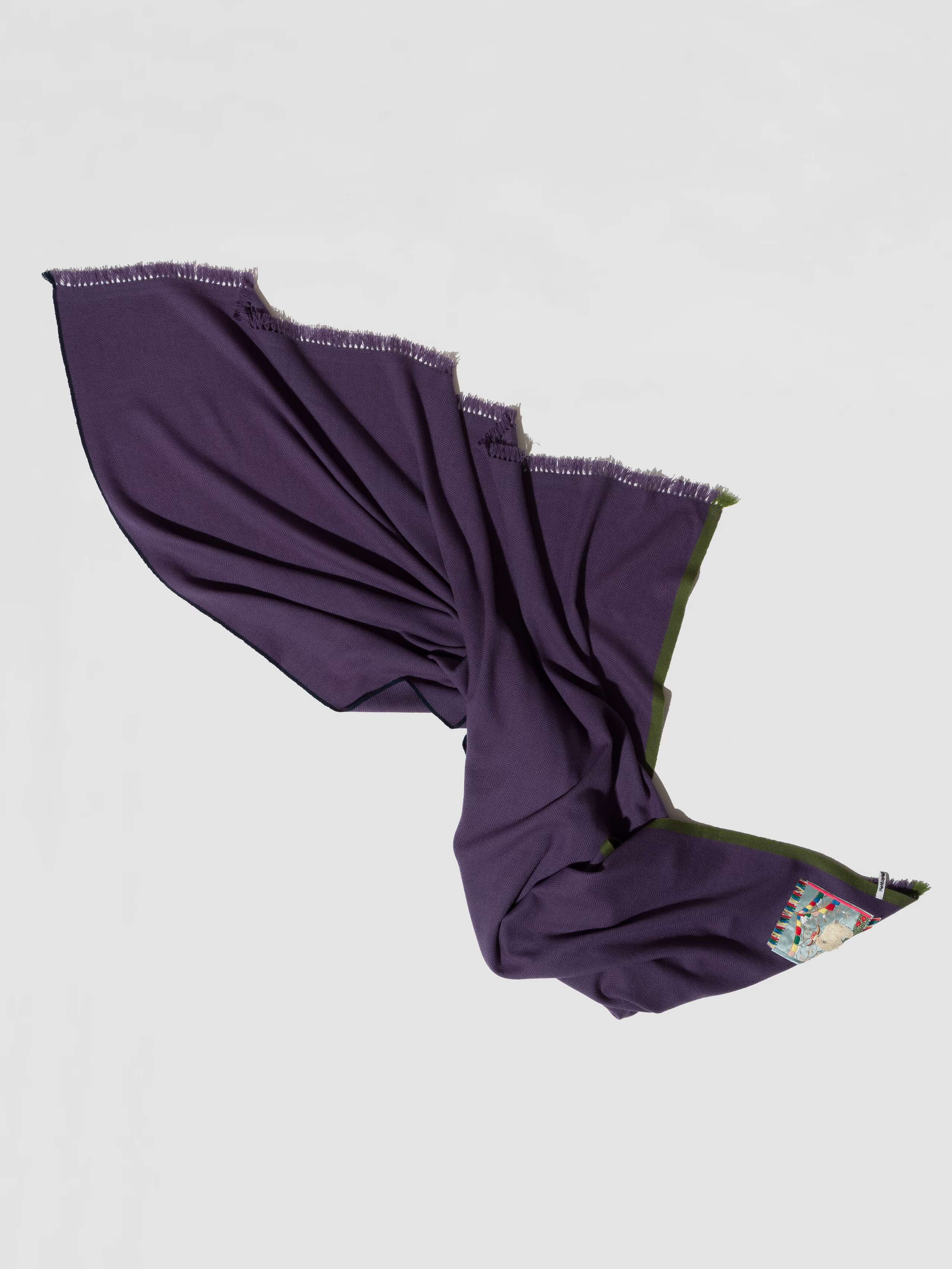 Picture of a purple cashmere scarf